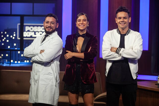 Divulgação / National Geographic A apresentadora Miá Mello entre o cientista Allan Rodrigues e o produtor musical João Brasil