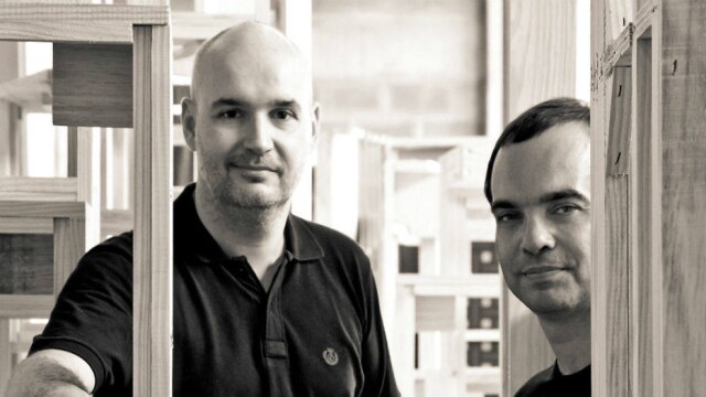 divulgação Os designers Gulherme Leite e Andre Bastos do estúdio Nada se Leva