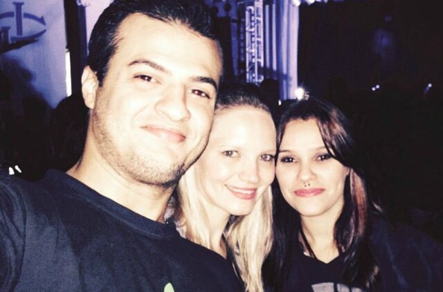 Arquivo Pessoal Klinger, Paula e Angélica dormem na mesma cama e planejam formalizar a união estável