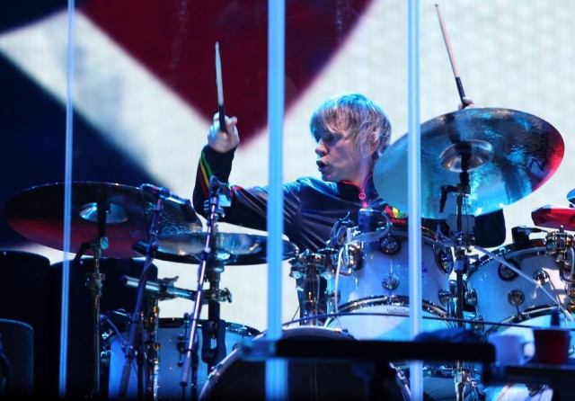 J.F. Diorio/Estadão Zak Starkey, bateirista da banda 'The Who', tocou com uma banda que se apresentava no calçadão da praia de Ipanema.