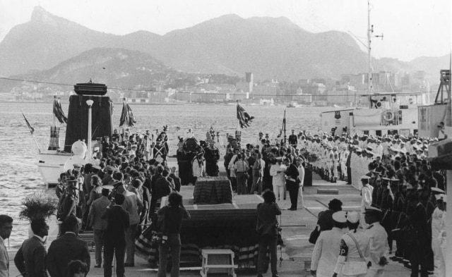 Carlos Chicarino/Estadão Os despojos de D. Pedro I chegam ao Rio de Janeiro para as comemorações dos 150 anos da proclamação da Independência do Brasil, 1972