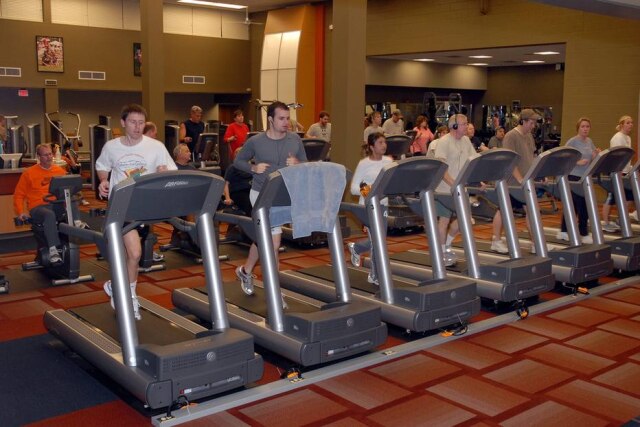 City of Overland Park/ Creative Commons A esteira é uma grande aliada para quem quer praticar exercícios físicos mas possui pouco tempo para tal