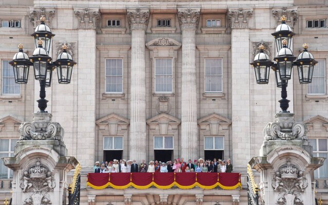 REUTERS/Toby Melville Anualmente, a família real faz uma aparição na varanda do Buckingham Palace – mas isso pode não ocorrer em 2019.