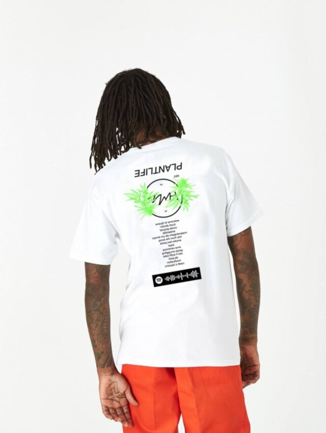 Divulgação/WeAr A camiseta da Merah Studio te leva para uma playlist no Spotify