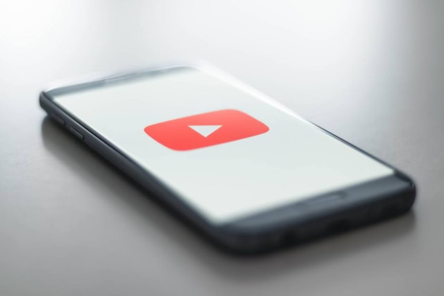 Unsplash/@christianw Criadores de conteúdo fazem sucesso com vídeos publicados no YouTube.