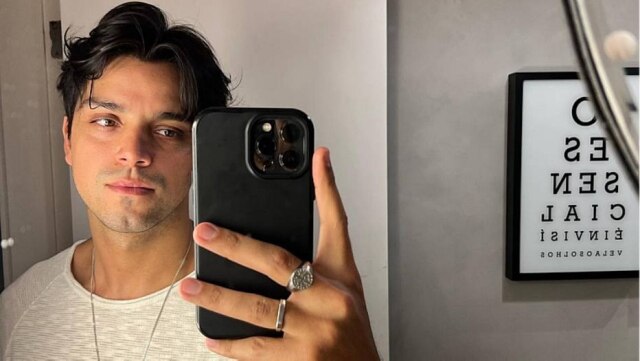 Instagram/@simasrodrigo Em publicação nas redes sociais, Rodrigo Simas anunciou sua saída da Rede Globo e relembrou trabalhos que fez ao longo de 10 anos de emissora.