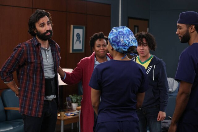 Sony Channel O episódio 'Road Trippin' (Pegando a estrada, em tradução livre) ficou conhecido como o 'episódio brasileiro' de 'Grey's Anatomy'. Ele conta com personagens e referências do Brasil, além de ter sido escrito pelo brasileiro Beto Skubs.