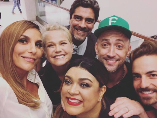 Reprodução/ Instagram Grupo se reuniu para prestigiar o filme estrelado por Paulo Gustavo