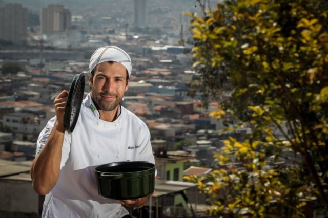Felipe Rau|Estadão “Chega dos que servem só luxo. O público está maduro o suficiente para não ser iludido”, afirma o chef Rodrigo Oliveira em entrevista ao 'Paladar'.