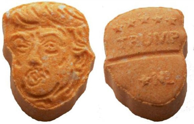 Polícia de Osnabrück via AP Cápsulas laranjas da droga foram apreendidas