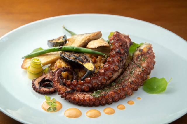 Daniel Teixeira/Estadão Polvo grelhado com fregola e cogumelos
