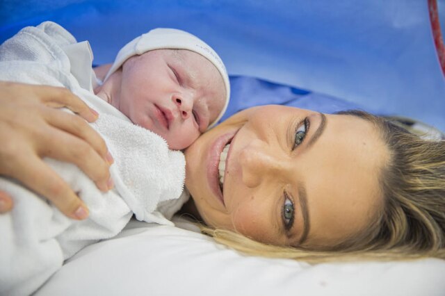 Hanna Rocha Fotógrafa Milena Toscano dá à luz a Francisco, seu segundo filho.