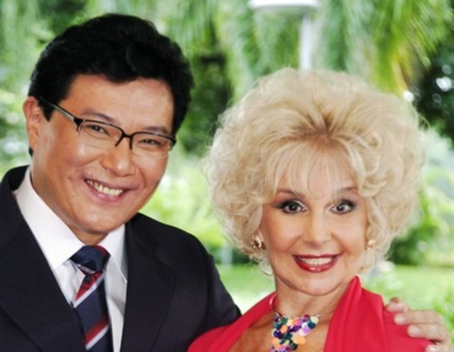 TV Globo / Márcio de Souza / Divulgação Ator Carlos Takeshi ao lado de Íris Bruzzi, em 2008