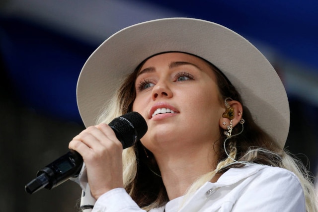 REUTERS/Brenadn McDermid Miley Cyrus já fez duas músicas para um futuro álbum, enquanto 'Younger Now' só estreia no fim do mês.