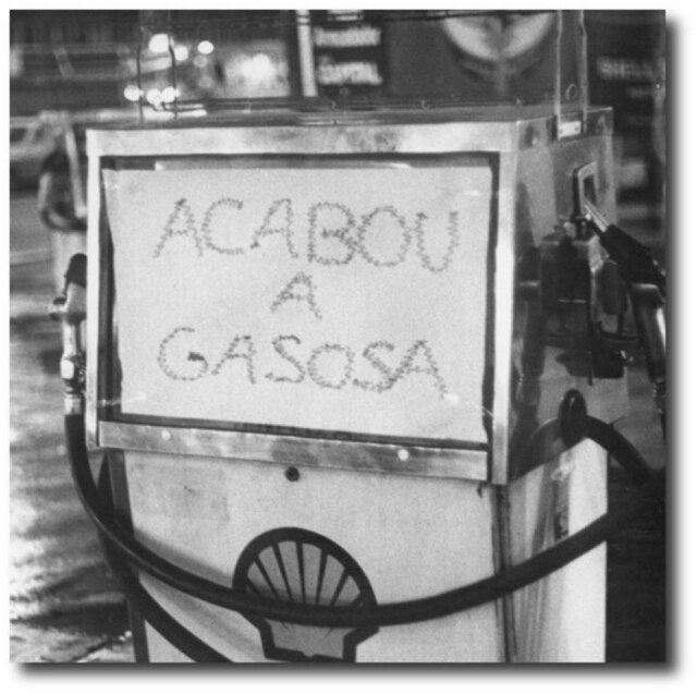 Antônio Lúcio/Estadão Bomba vazia em 1979. Cena comum nos tempos de racionamento durante o segundo choque da crise do petróleo
