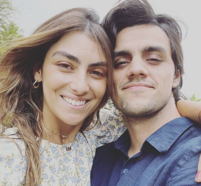 Instagram/@felipessimas O ator Felipe Simas e Mariana Uhlmann, pais de Joaquim, Maria e Vicente
