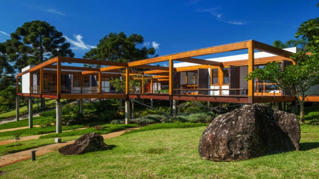 divulgação A Casa Grelha, construída na Serra da Mantiqueira, premiada pelo Instituto dos Arquitetos do Brasil