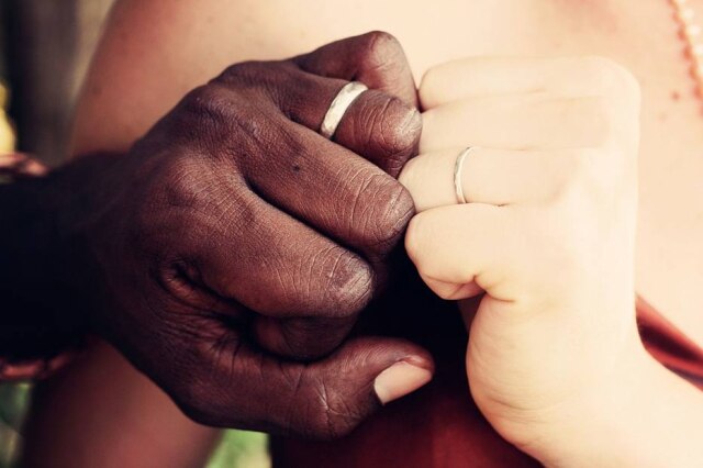 Pixabay Mãe do noivo perdeu as alianças no dia do casamento.