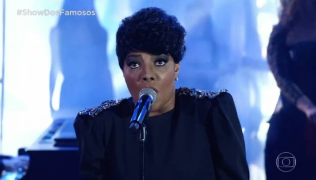 Reprodução de 'Domingão do Faustão' (2019) / Globo Ludmilla interpretando a música 'Sweet Love' caracterizada como Anita Baker.