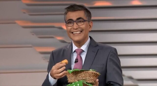 Reprodução 'Mais Você' / Rede Globo (2020) O apresentador Helter Duarte recebeu um cesto com coxinhas de Ana Maria Braga.
