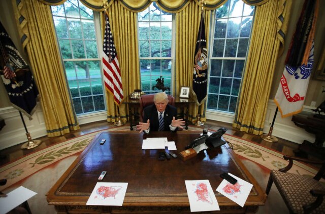 Carlos Barria/Reuters O empresário Richard Branson revelou como Barack Obama utilizava o botão vermelho que fica na mesa do presidente dos EUA