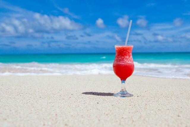 PublicDomainPictures/Pixabay Água no ouvido e consumo de produtos gelados aumentam chances de problemas no verão.