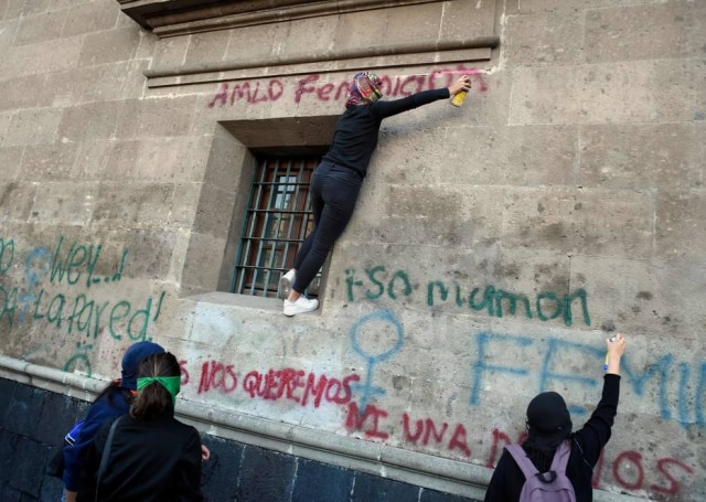 Alfredo Estrella/AFP Protestos contra o presidente López Obrador na Cidade do México.