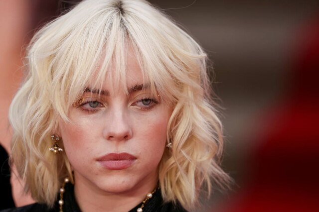 REUTERS/Henry Nicholls A cantora Billie Eilish compartilha que não entende muito sobre a Síndrome de Tourette.