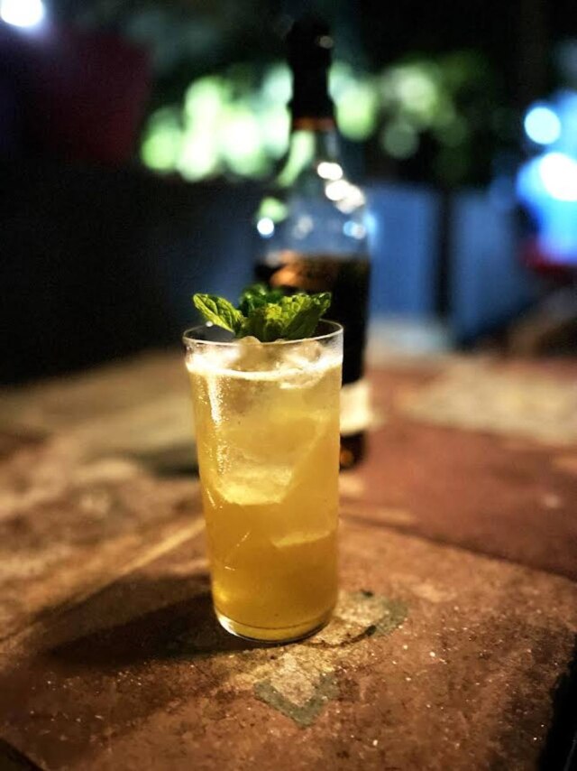 Drinque Old Cuban Highball criado pelo bartender Gabriel Santana