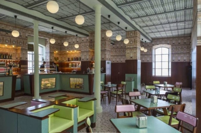 Divulgação Bar interno do complexo de museus, que tem design assinado pelo diretor de cinema Wes Anderson