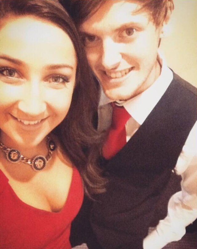 Reprodução/Instagram Charlotte Ellis e Taylor Walden têm 22 anos e moram em Essex, na Inglaterra.