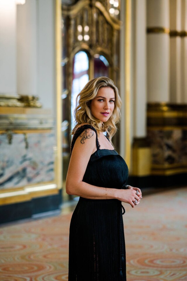 Divulgação/ E! A atriz e apresentadora Luana Piovani