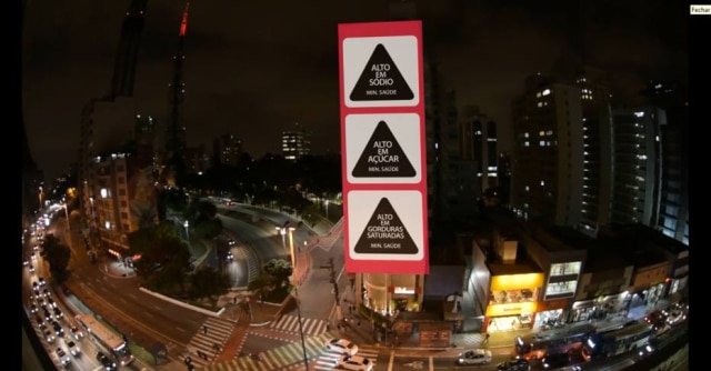 Ação na avenida Paulista chama atenção para consulta pública sobre rotulagem de alimentos.
