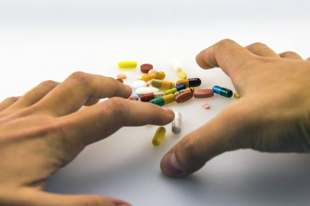 Pixabay É hora de falar sobre o vício em medicamentos como indutores do sono, analgésicos e anfetaminas.