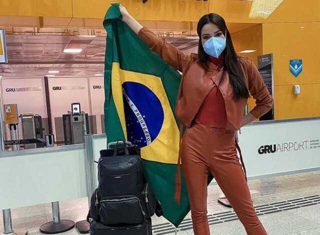 Instagram / @juliawgama A Miss Brasil 2020 Julia Gama embarcou para Cancún neste sábado, 17
