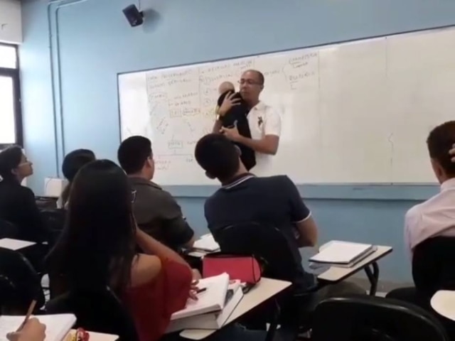 Instagram/@alessander.mendes40 O professor Alessander Mendes afirma que está surpreso com a repercussão do vídeo, pois vê sua atitude com naturalidade