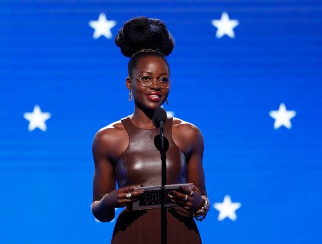 Mario Anzuoni/Reuters A atriz Lupita Nyong'o na 25ª edição do Critics' Choice Awards, em janeiro de 2020.