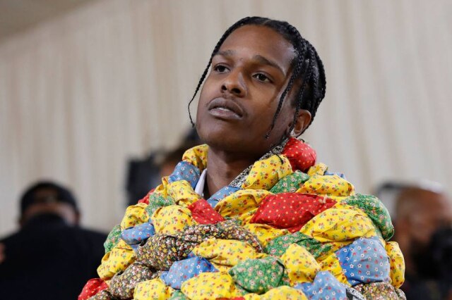 REUTERS/Mario Anzuoni Rapper A$AP Rocky foi surpreendido pela polícia de Los Angeles e levado algemado de aeroporto.