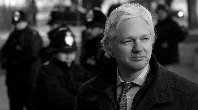 Reuters O ciberativista Julian Assange desfilará na Semana de Moda de Londres