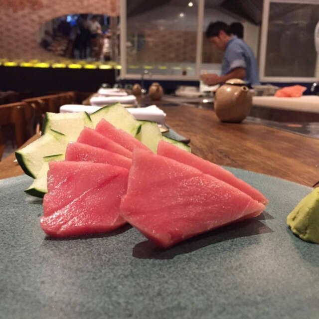 Reprodução|Instagram Sashii de atum gordo. Fatias grossas e bem cortadas.
