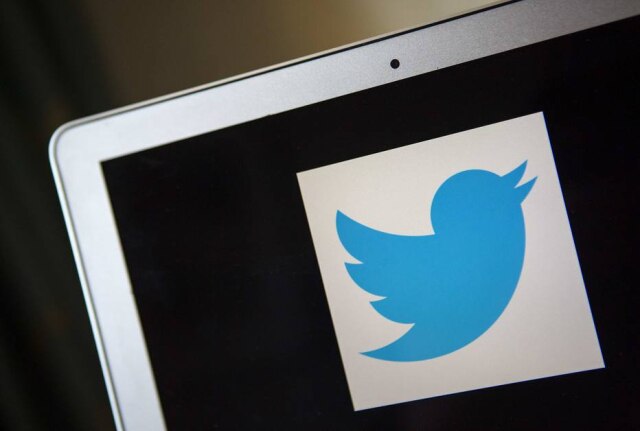 REUTERS / Eric Thayer O Twitter lançou hoje nova atualização que amplia a possibilidade de silenciar palavras, frases específicas e até mesmo emojis