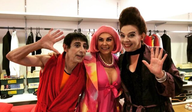 Instagram / @veronicadebom Cássio Scapin, Angela Dip e Rosi Campos, como Nino, Penélope e Morgana