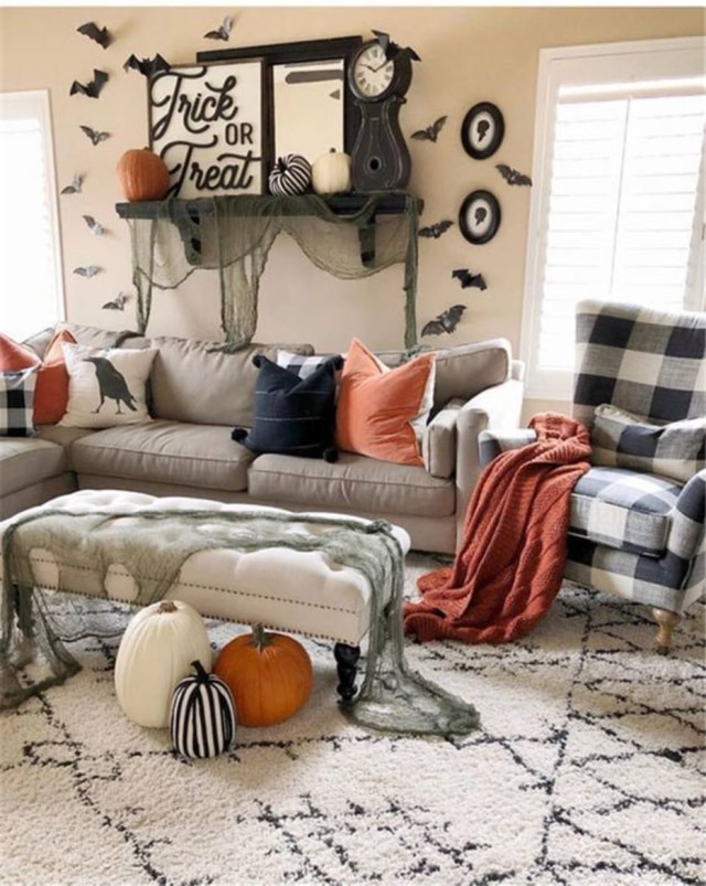Pinterest/Shine Coco Colocar objetos pontuais da cor laranja espalhados na casa pode ser uma ótima maneira de garantir uma decoração simples e elegante