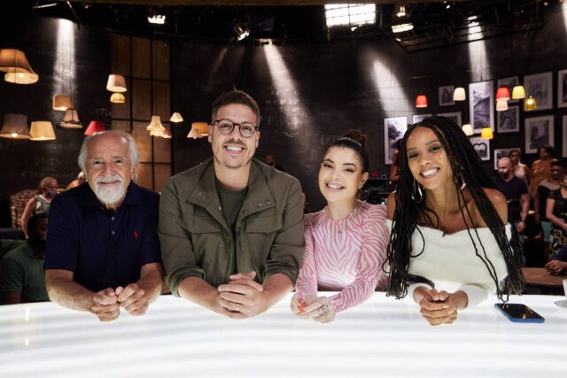 Juliana Coutinho/Globo No programa de estreia da 4ª temporada, Fábio Porchat recebeu Taís Araujo, Ary Fontoura e Gkay.