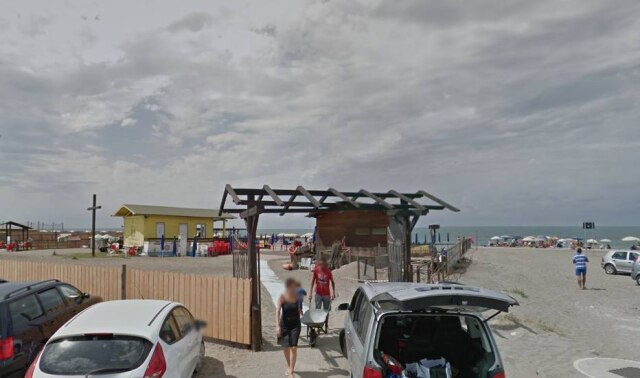 Google Maps Entrada da praia La Madonnina.