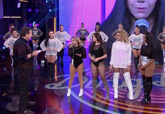 Reprodução de cena do programa 'Domingão do Faustão' de 08/10/2017 / Globo O grupo cantou 'Work From Home' e 'He Like That'