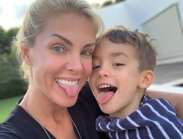 Instagram/@ahickmann Ana Hickmann e o filho Alexandre.