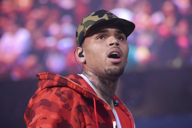 Scott Roth/Invision/AP O rapper Chris Brown foi acusado de agredir uma mulher
