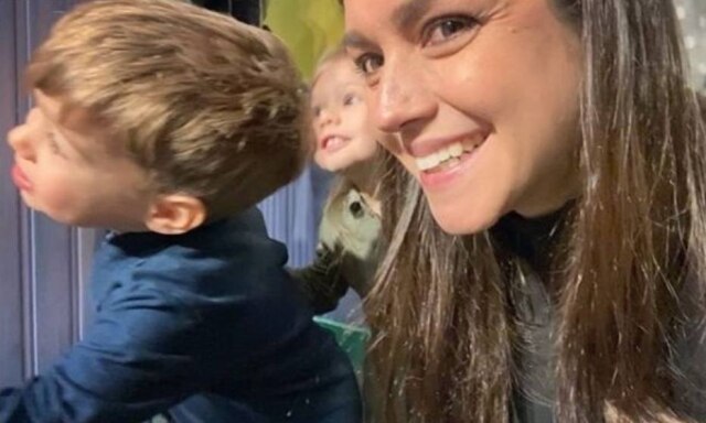 Instagram/@tatafersoza Thaís Fersoza e os filhos Melinda e Teodoro.