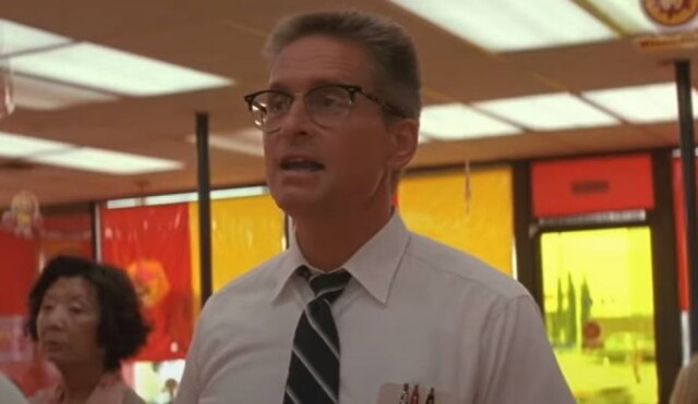 Reprodução de 'Um Dia de Fúria' (1993) / Warner Bros. Michael Douglas em cena de 'Um Dia de Fúria'